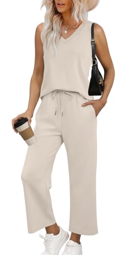 Travel Outfits for Women Over 50